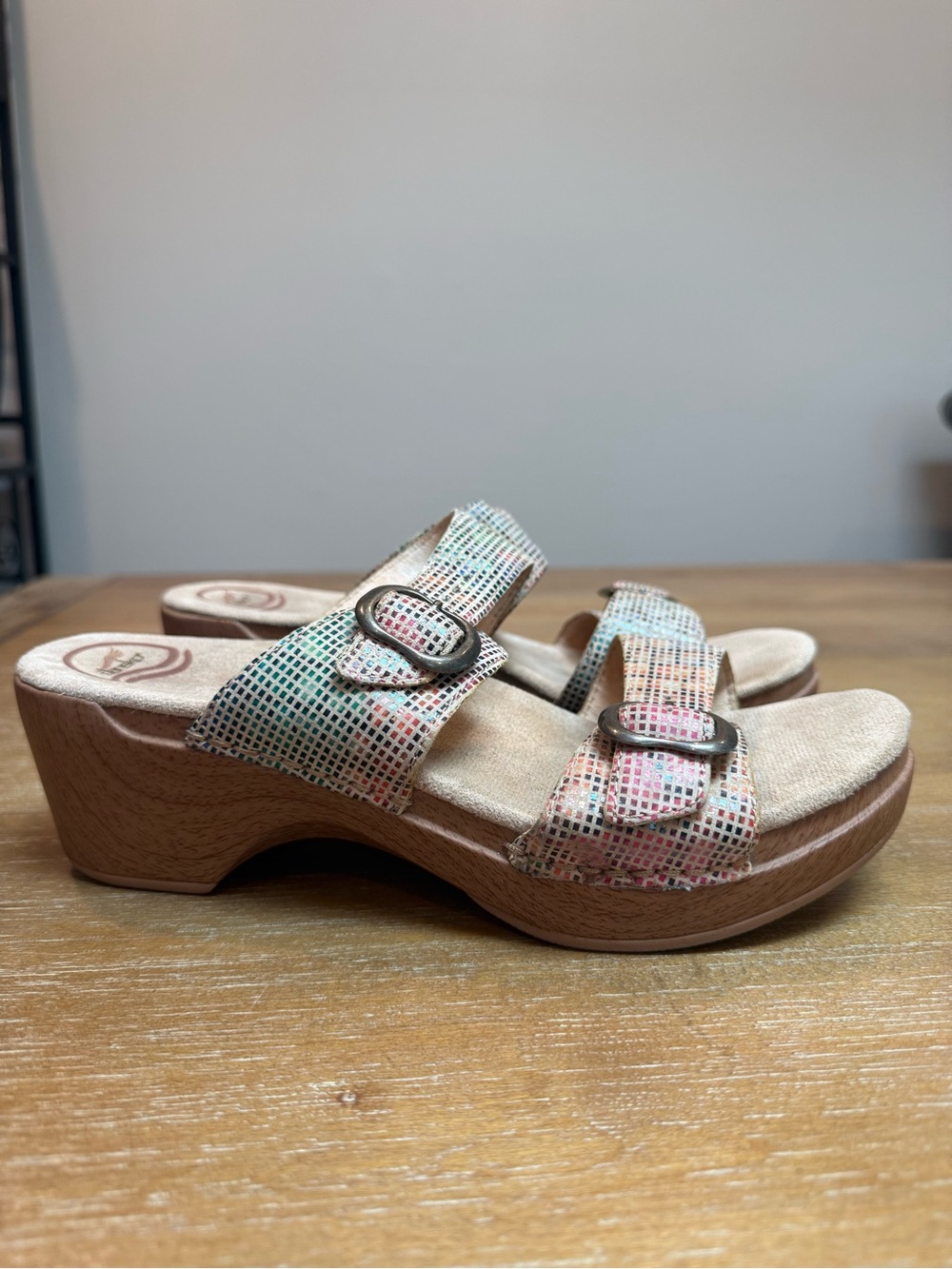 Dansko Women’s Sophie Sandal Leather Tan w/Multi Color Straps Sz 40 (9 1/2 - 10)